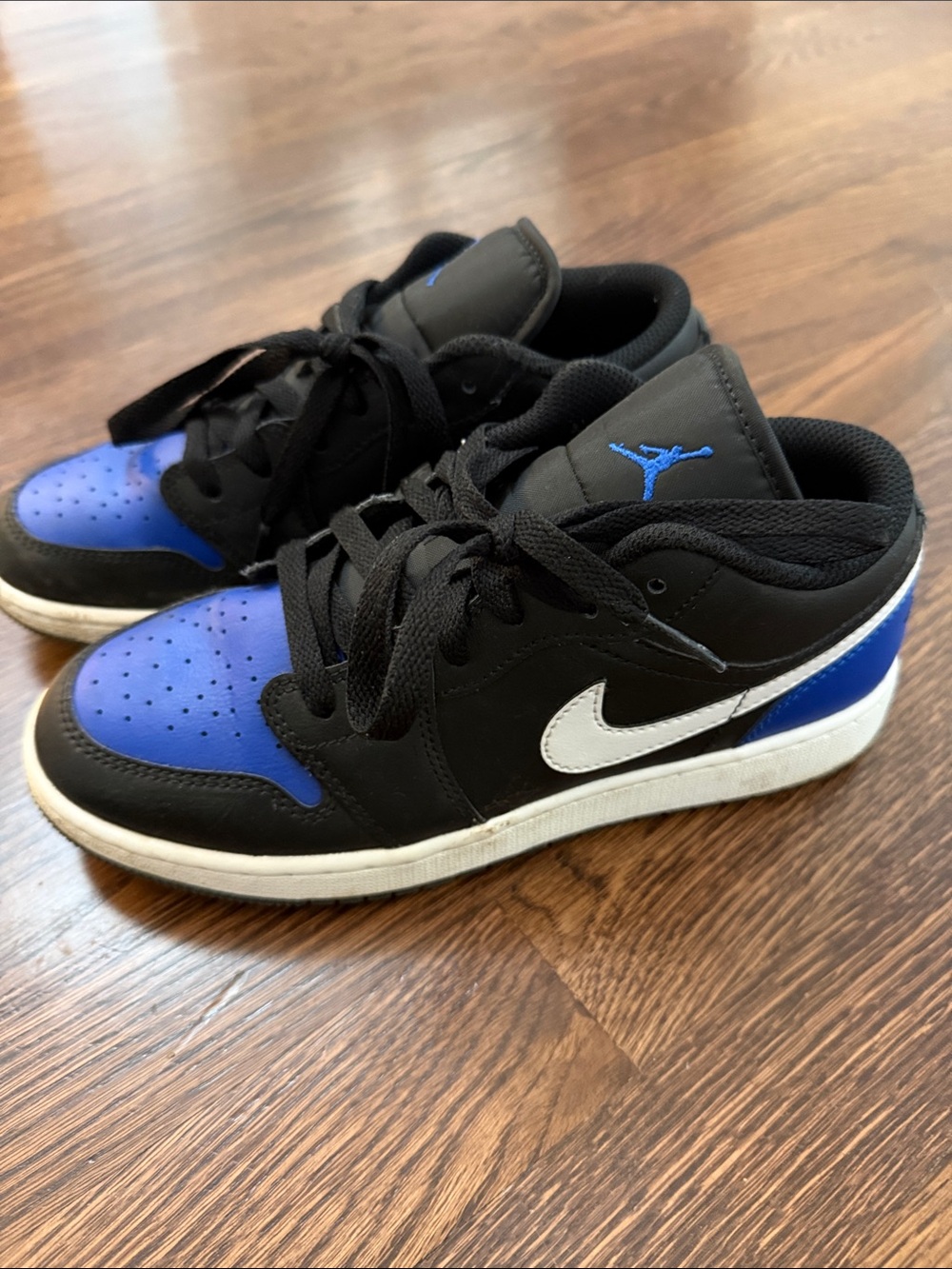Nike Kids Low Top Sneakers - Black/Blue/White size 5 Y